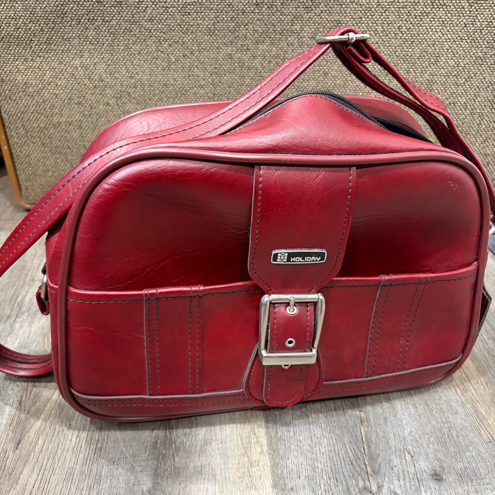 Holiday Group Retro Luggage Bag